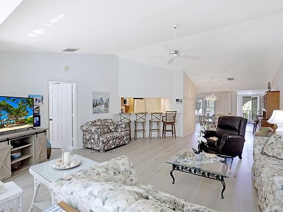 2nd image of 5895 Chanteclair Dr APT 122