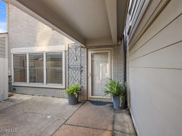 11 Breakers Ln, Ridgeland, MS 39157