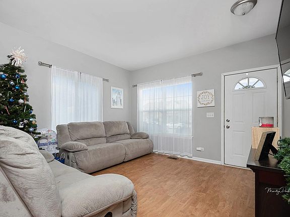 5th image of 2243 Rebecca Cir
