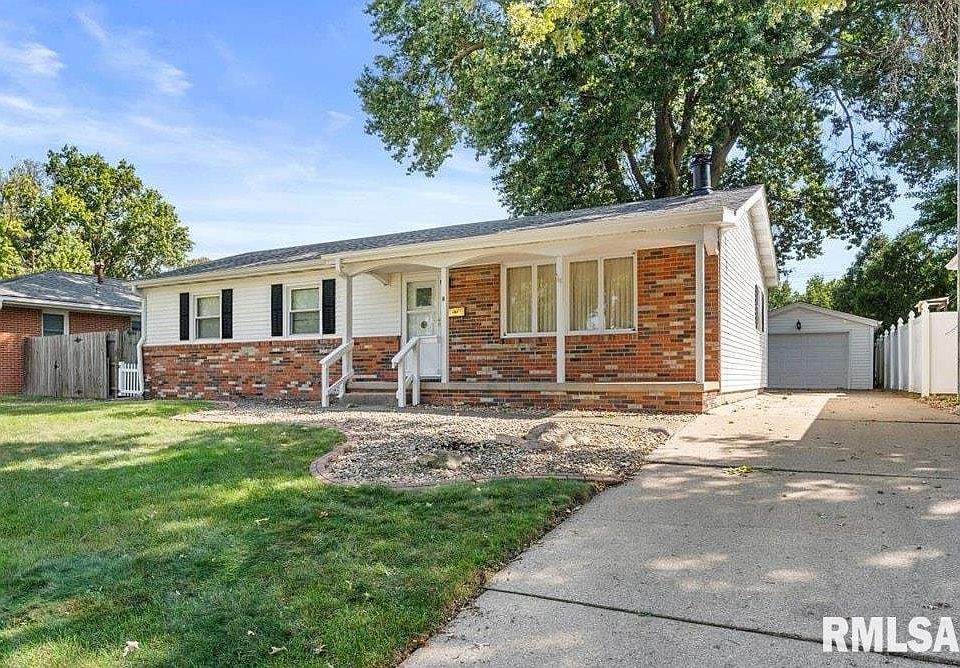 1st image of 8 Foresters Ln