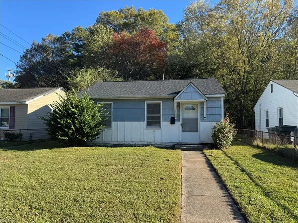 1938 Long Green Ln, Hampton, VA 23663