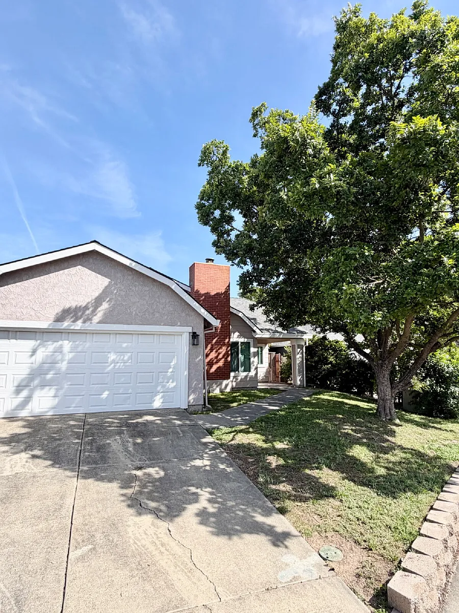 Building Photo - 7901 Brockwood Way