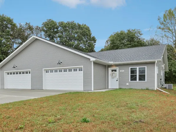 1970 Retzlaff Dr, Reedsburg, WI 53959