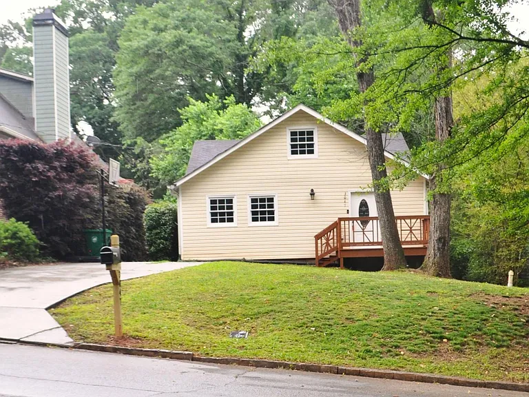 3047 Alston Dr — Photo 11