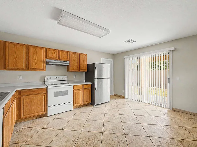 15994 N 135th Dr — Photo 17