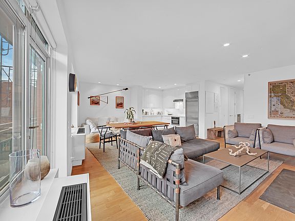 3rd image of 29 Prince St APT 5