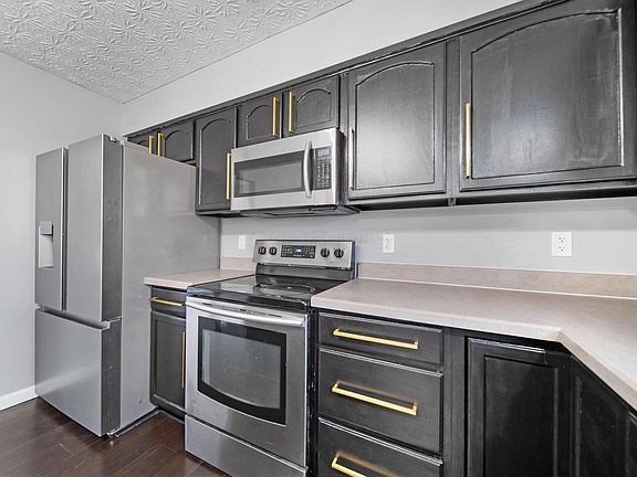 5th image of 4414 Hidden St