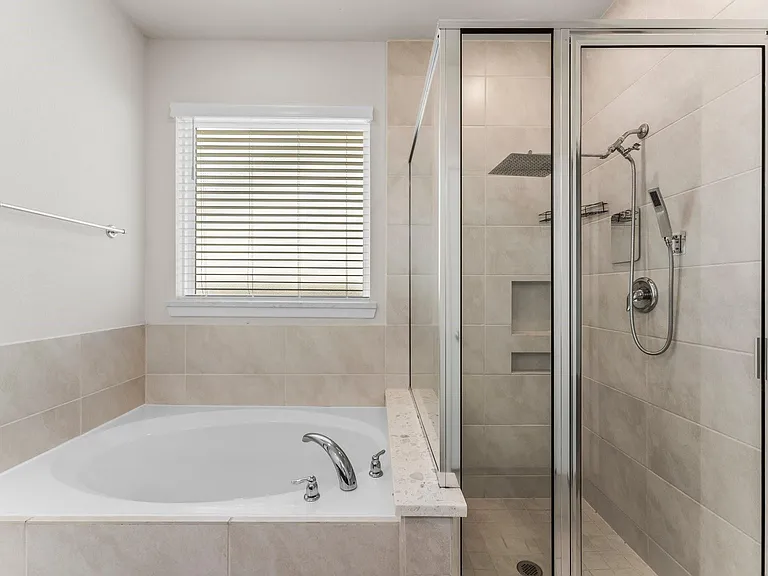 3850 Chapman Bluff Dr — Photo 15
