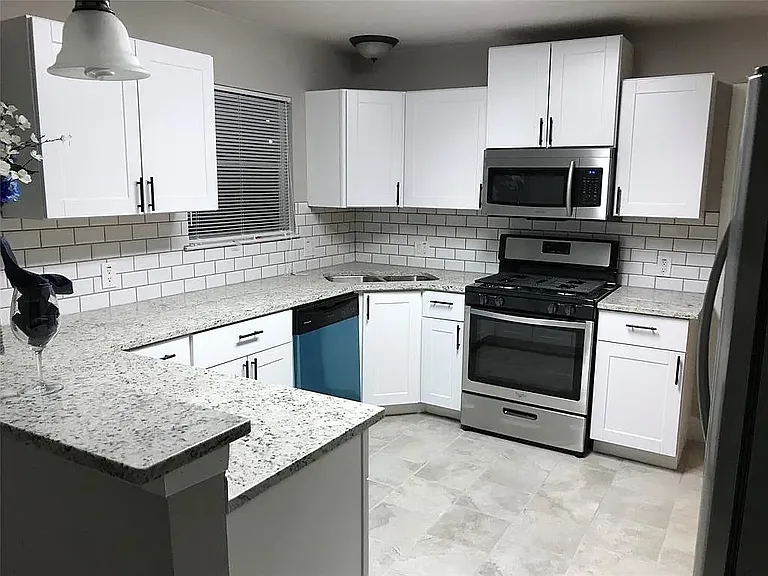 1502 Dale Pl — Photo 1