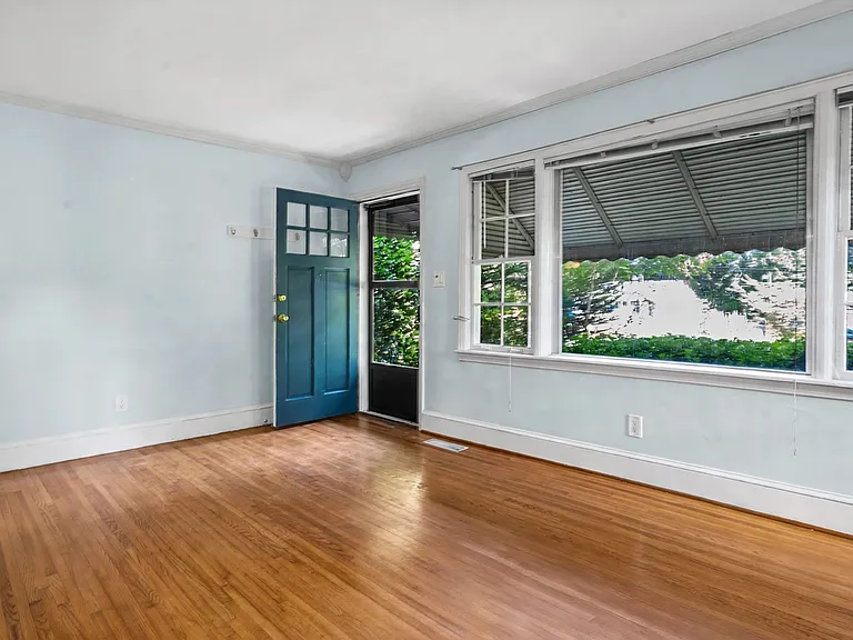 2126 Arnold Dr — Photo 4