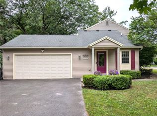 1 Locke Dr, Pittsford, NY 14534