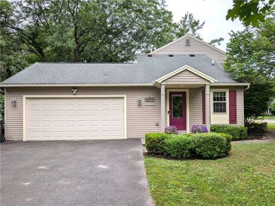 1 Locke Dr, Pittsford, NY, 14534