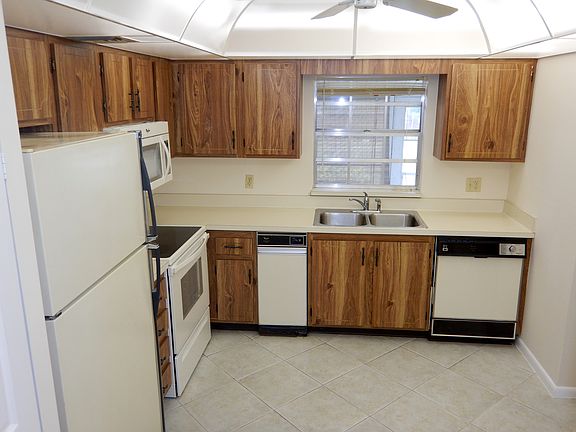 2nd image of 5832 Honeybell Ct #40A