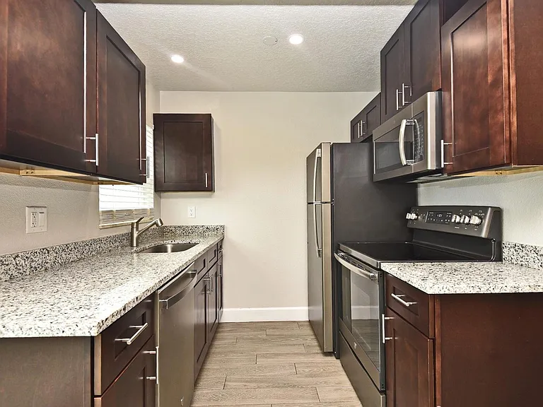 221 Moyses Rd #221 — Photo 4