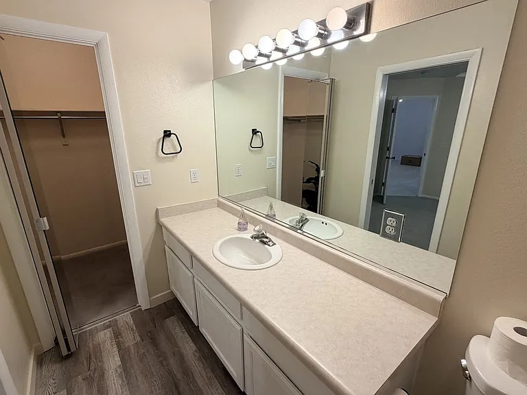 204 N 2000 E — Photo 12