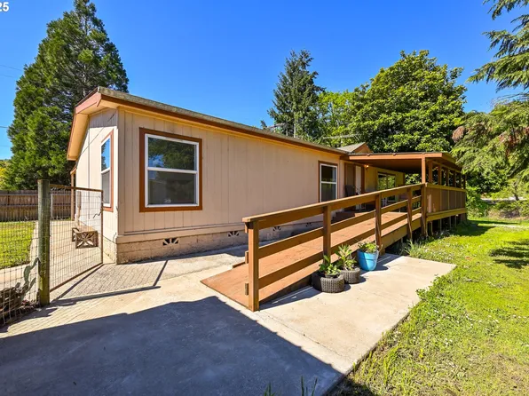 694 Tipton Rd, Roseburg, OR 97471