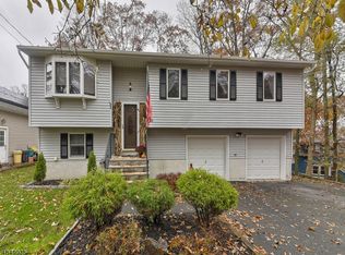 205 Carentan Rd, Hopatcong, NJ 07843