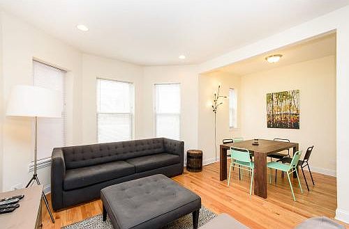3rd image of 1521 W Irving Park #1W