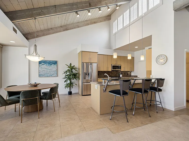 521 Desert West Dr — Photo 3