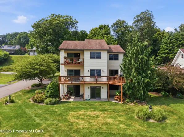 3 Grandview Ave, Harveys Lake, PA 18618