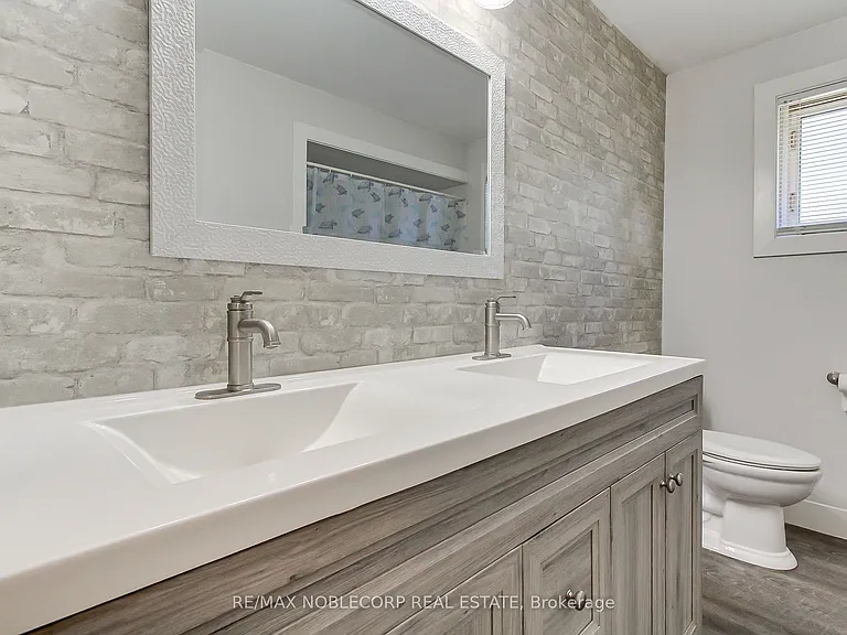 17 Larkdale Cres — Photo 30