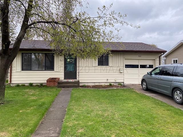 1st image of 825 19th St N