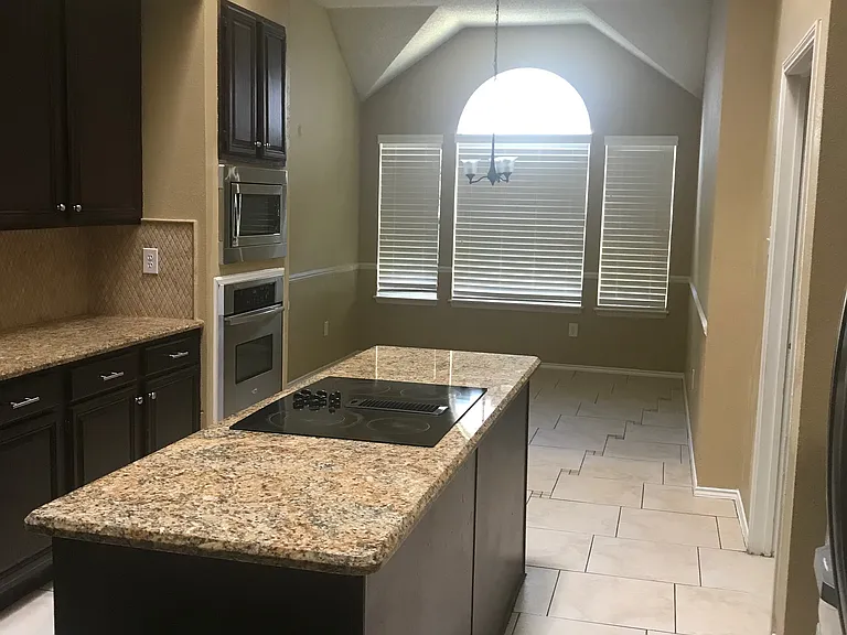 8025 Alderwood Dr — Photo 12