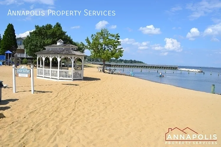 1329 Washington Dr — Photo 17