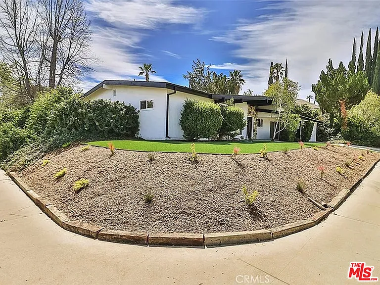 23540 Kivik St — Photo 13
