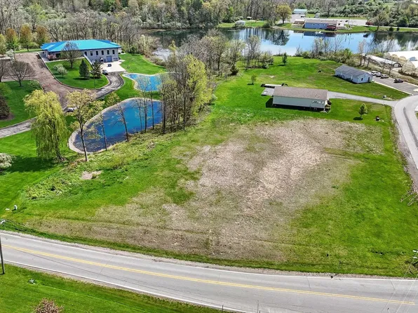 N Gerald Lett Ave, Angola, IN 46703