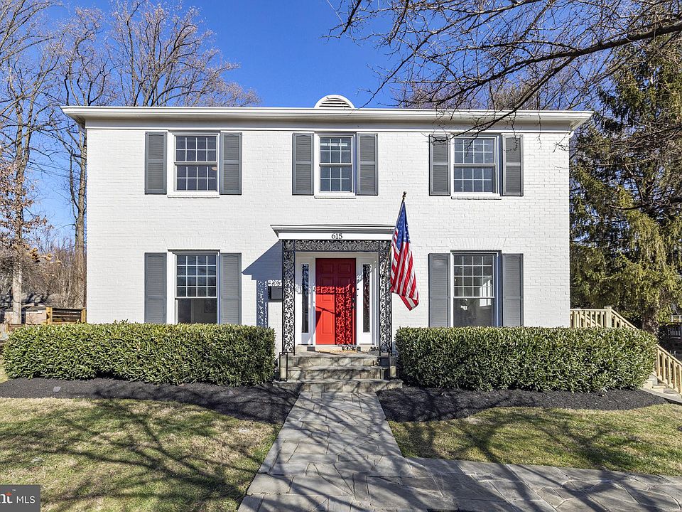 1st image of 615 Blossom Dr