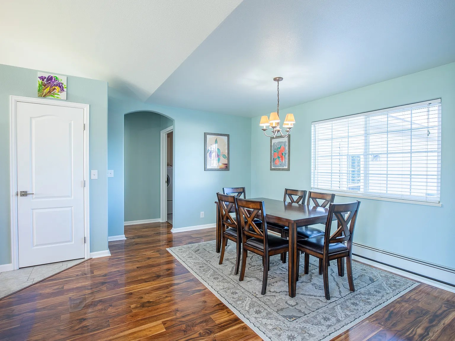 3 bed, 1584 sqft, $2,225 — Photo 4