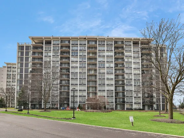 8801 W Golf Rd APT 12B, Niles, IL 60714
