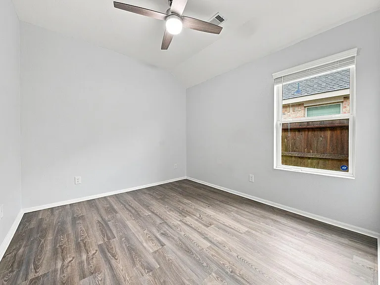 19114 Sangro Dr — Photo 19
