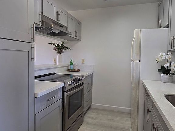 2nd image of 94-970 Lumiauau St APT E202