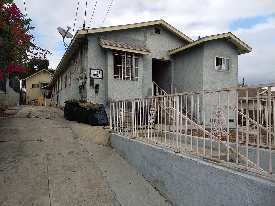 1st image of 3923 E 6th St