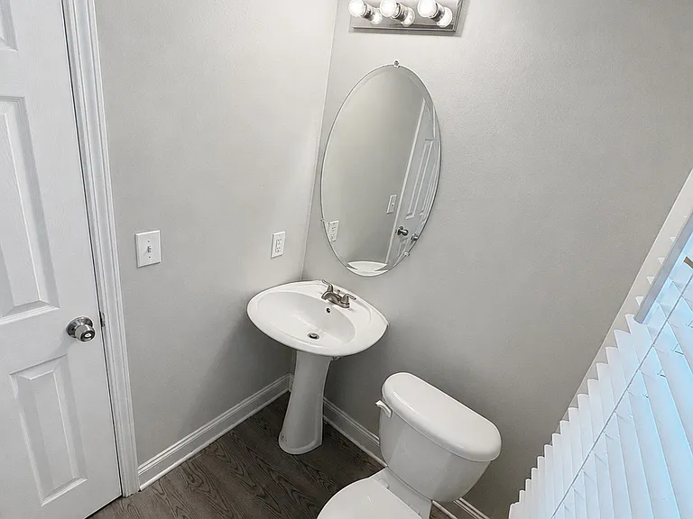 1240 Pinedale Cir NW — Photo 8
