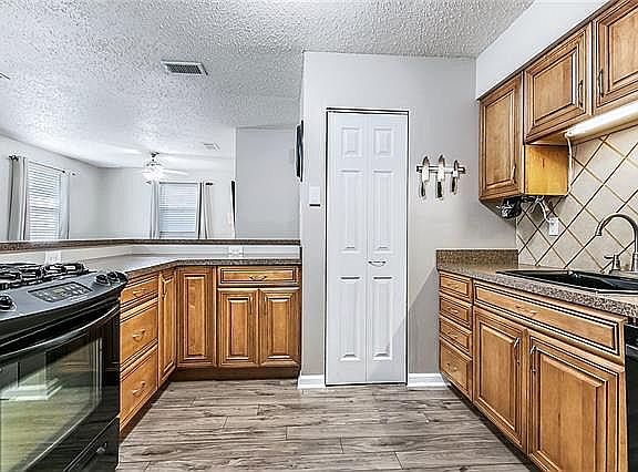 5th image of 4065 E Loyola Dr
