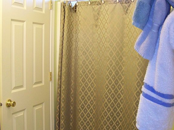 Master Bath which is attached to the master bdrm