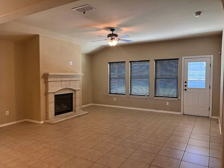 2504 Inspiration Dr — Photo 2