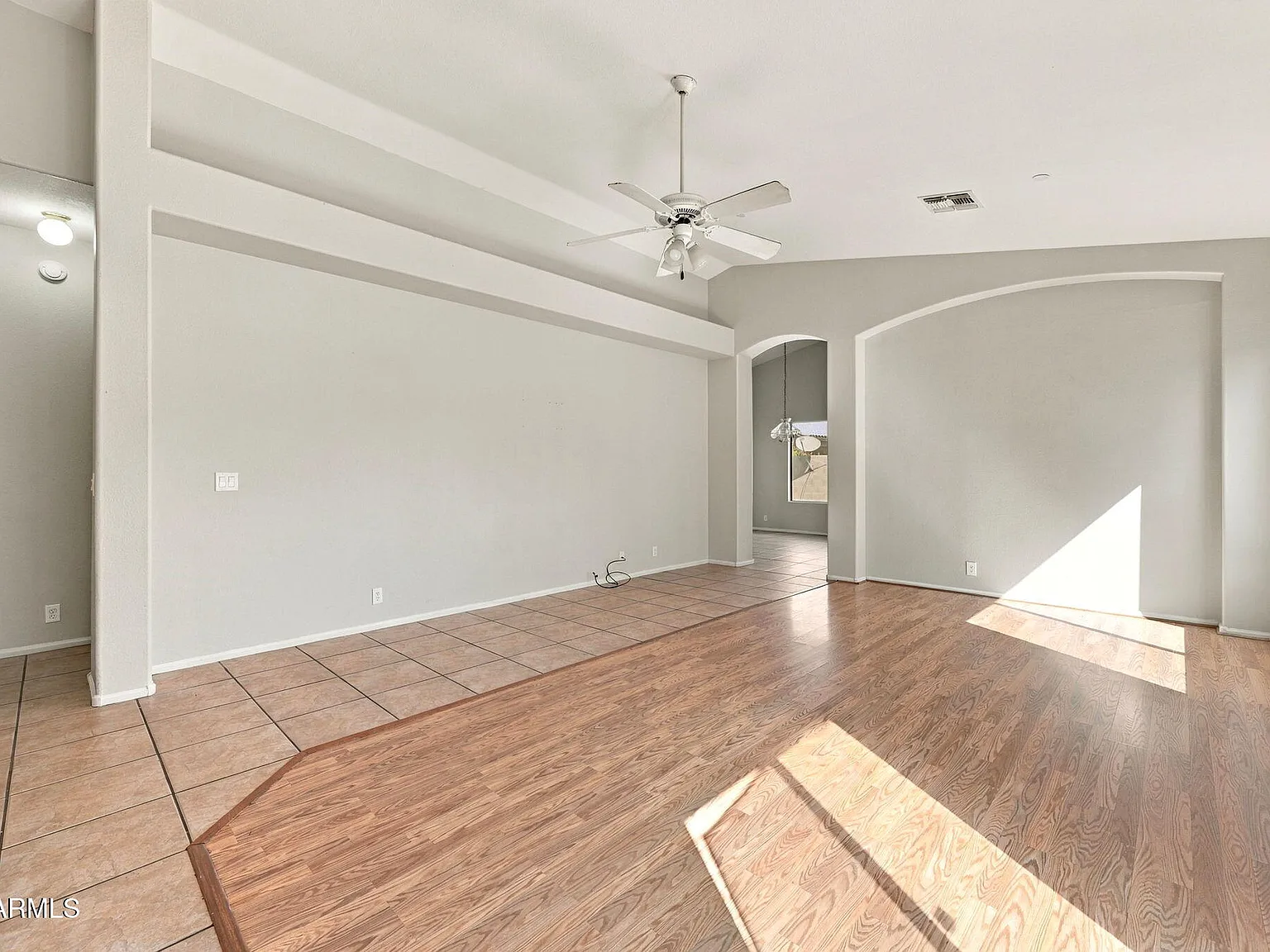 4 bed, 2.5 bath, 1818 sqft, $2,500 — Photo 3