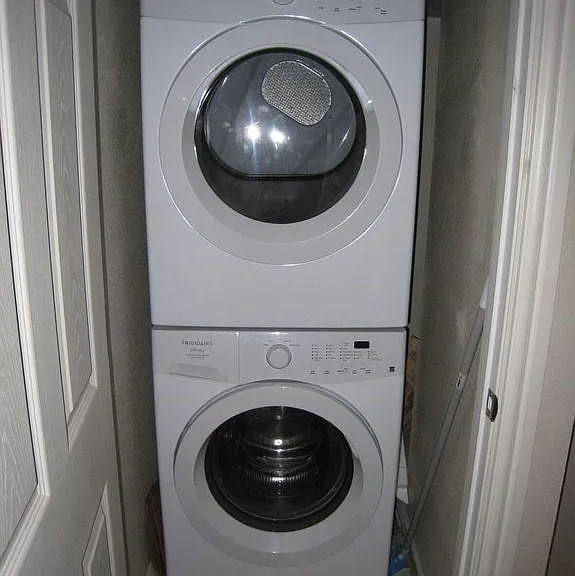 In-Unit washer/dryer