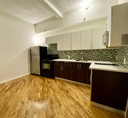 Rented by City Connections Realty | media 14