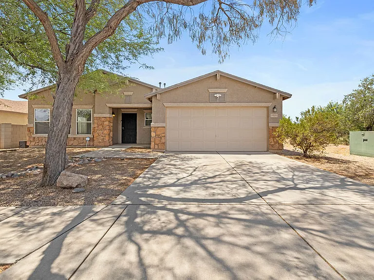 5840 E Tercel Dr — Photo 1