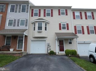 208 Country Ridge Dr, Red Lion, PA 17356