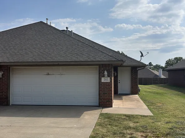 717 Pecan Hill St #2, Stillwater, OK 74074