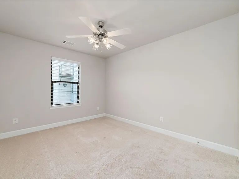 5020 Dickson St — Photo 25