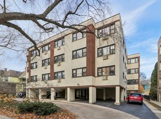 815 Reba Pl APT 104, Evanston, IL 60202