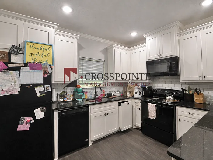 429 W Vance St — Photo 4