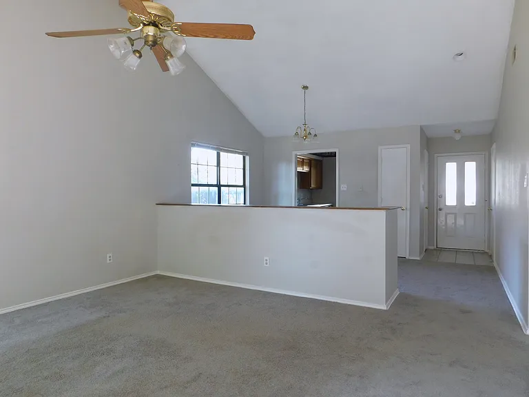 404 Pace Dr — Photo 9
